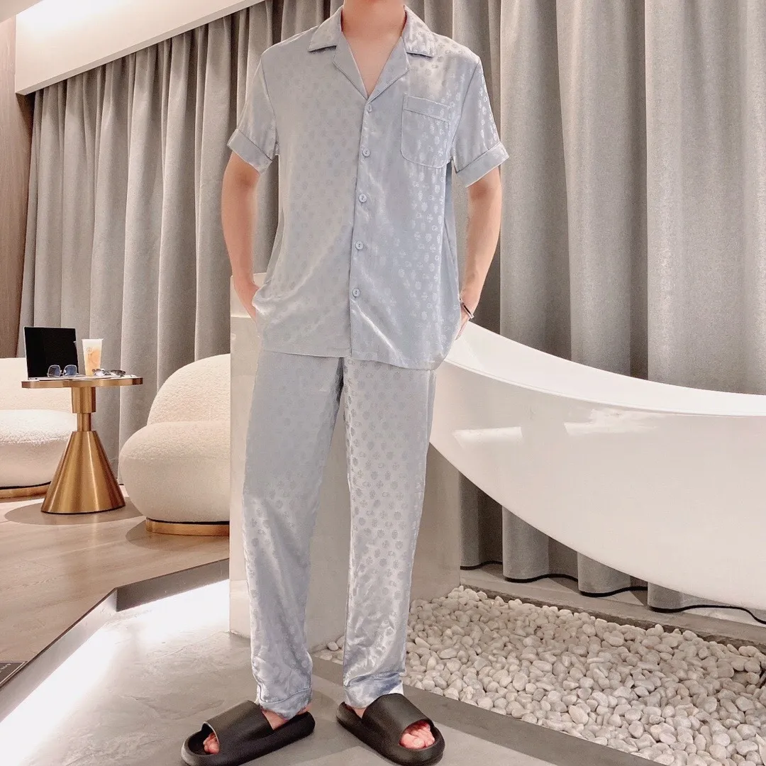 🅿️360 Croxin Home Clothes High-end Korean silk fabric is skin-friendly, soft and comfortable. Same style for men and women. Women's size: XS～M, men's size: M～XXXL